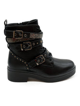 Rockige Boots mit Schnallen & Glitzer – in großen Größen von CurvyRausch. Stylische Plus Size Fashion für kurvige Frauen.