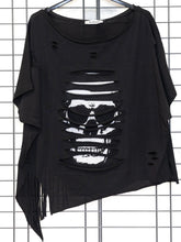 Rockiges Skull Oberteil mit Cutouts – in großen Größen von CurvyRausch. Stylische Plus Size Fashion für kurvige Frauen.