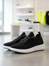 Schwarz - Glitzer Sneakers – bequem, stylisch & leicht – in großen Größen von CurvyRausch. Stylische Plus Size Fashion für kurvige Frauen.