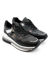 Schwarze Plateau Sneaker mit Metallic - Akzenten – in großen Größen von CurvyRausch. Stylische Plus Size Fashion für kurvige Frauen.