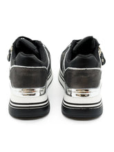 Schwarze Plateau Sneaker mit Metallic - Akzenten – in großen Größen von CurvyRausch. Stylische Plus Size Fashion für kurvige Frauen.