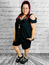 Schwarzes Set aus Oberteil und Shorts - CurvyRausch - Plus Size Damenmode