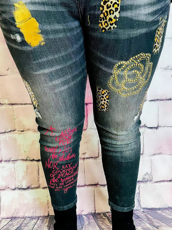 Sexy Woman Jeans mit Leo - Details und Schriftzug - CurvyRausch - Neuheit - Plus Size Damenmode