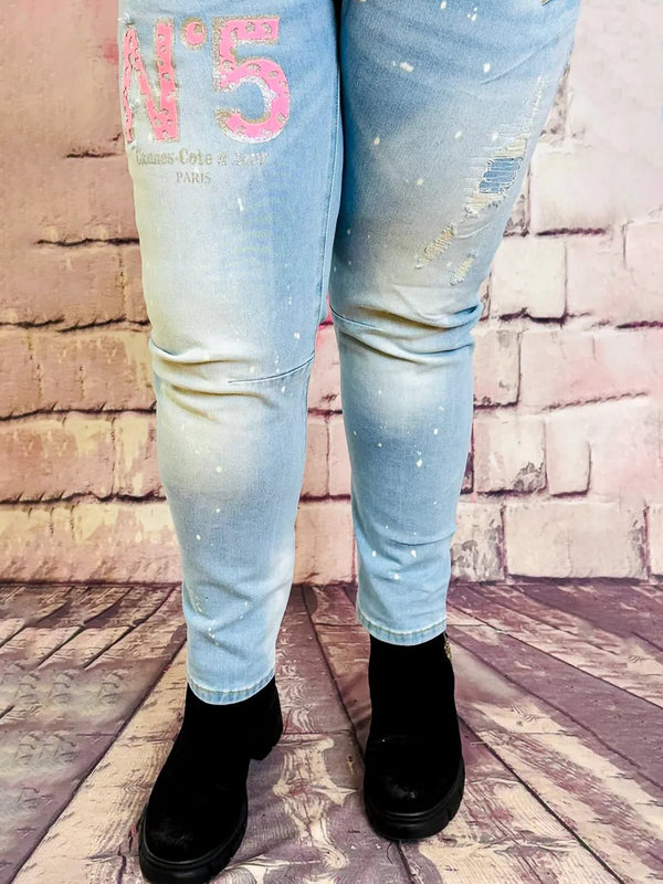 Sexy Woman Jeans XL – Stylische Neuheit für Damen – Perfekt für Curvy Fashion & Plus Size Outfits