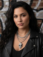 Shiny Skull Charm – Varioanhänger mit Strass – in großen Größen von CurvyRausch. Stylische Plus Size Fashion für kurvige Frauen.