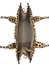 Shopper Leo – The Tote Bag im auffälligen Leoprint – in großen Größen von CurvyRausch. Stylische Plus Size Fashion für kurvige Frauen.