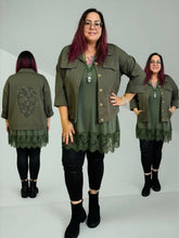 Skull Jacke im Jeansjäckle - Look – in großen Größen von CurvyRausch. Stylische Plus Size Fashion für kurvige Frauen.