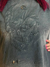 Skull Shirt Smoke – rockiges Shirt mit Cutouts – in großen Größen von CurvyRausch. Stylische Plus Size Fashion für kurvige Frauen.