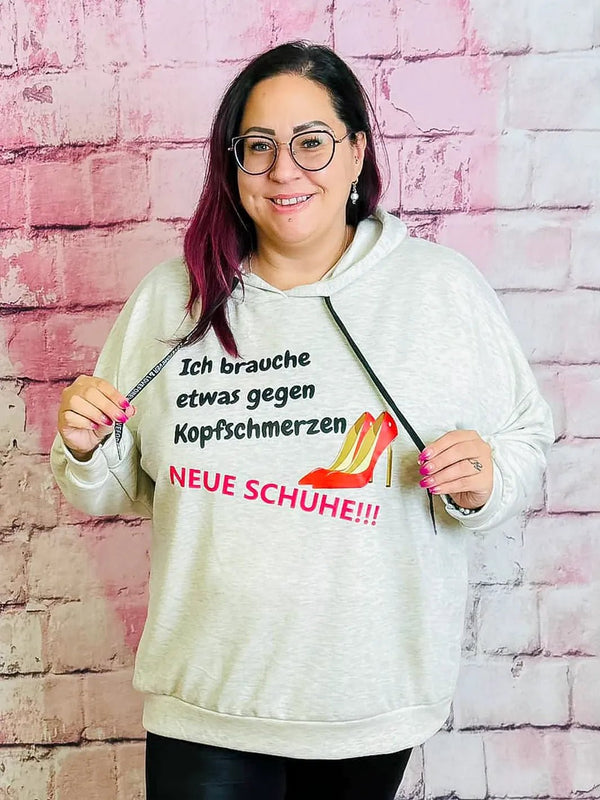 Statement Hoodie „Ich brauche neue Schuhe“ - CurvyRausch - Neuheit - Plus Size Damenmode