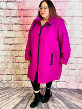 Steppmantel Sinne mit Kapuze – in großen Größen von CurvyRausch. Stylische Plus Size Fashion für kurvige Frauen.