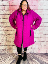 Steppmantel Sinne mit Kapuze – in großen Größen von CurvyRausch. Stylische Plus Size Fashion für kurvige Frauen.