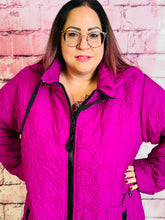 Steppmantel Sinne mit Kapuze – in großen Größen von CurvyRausch. Stylische Plus Size Fashion für kurvige Frauen.