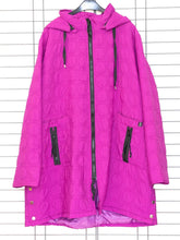 Steppmantel Sinne mit Kapuze – in großen Größen von CurvyRausch. Stylische Plus Size Fashion für kurvige Frauen.