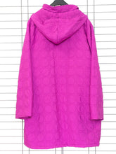 Steppmantel Sinne mit Kapuze – in großen Größen von CurvyRausch. Stylische Plus Size Fashion für kurvige Frauen.