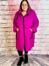 Steppmantel Sinne mit Kapuze – in großen Größen von CurvyRausch. Stylische Plus Size Fashion für kurvige Frauen.