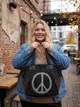 Strass Shopper XXL mit Leoprint – Große Umhängetasche – in großen Größen von CurvyRausch. Stylische Plus Size Fashion für kurvige Frauen.