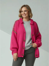 Strickjacke mit Leo - Details – Cozy Look – in großen Größen von CurvyRausch. Stylische Plus Size Fashion für kurvige Frauen.