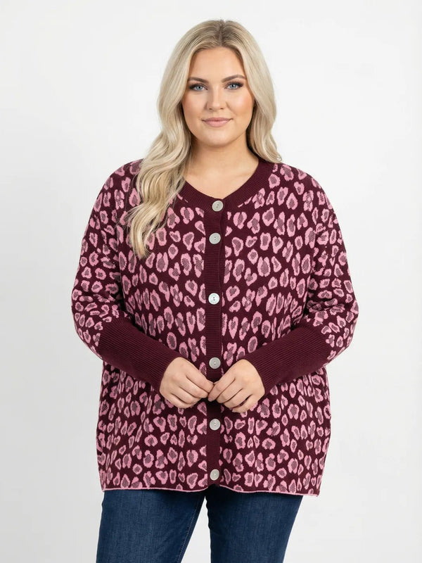 Strickjacke – Weiter Poncho - Cardigan im Leo - Look – in großen Größen von CurvyRausch. Stylische Plus Size Fashion für kurvige Frauen.