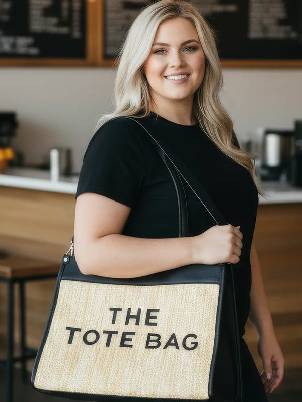 Stylische Schultertasche mit Bast - Optik – in großen Größen von CurvyRausch. Stylische Plus Size Fashion für kurvige Frauen.