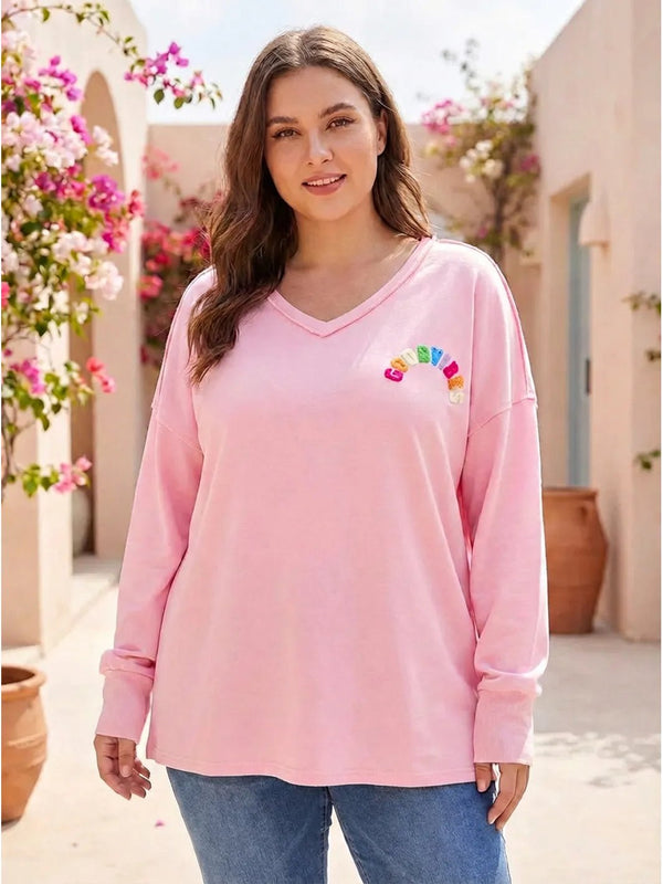 Sweater Good Vibes in Trendfarben – in großen Größen von CurvyRausch. Stylische Plus Size Fashion für kurvige Frauen.