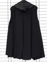 Weste mit Ösen & Kapuze – in großen Größen von CurvyRausch. Stylische Plus Size Fashion für kurvige Frauen.