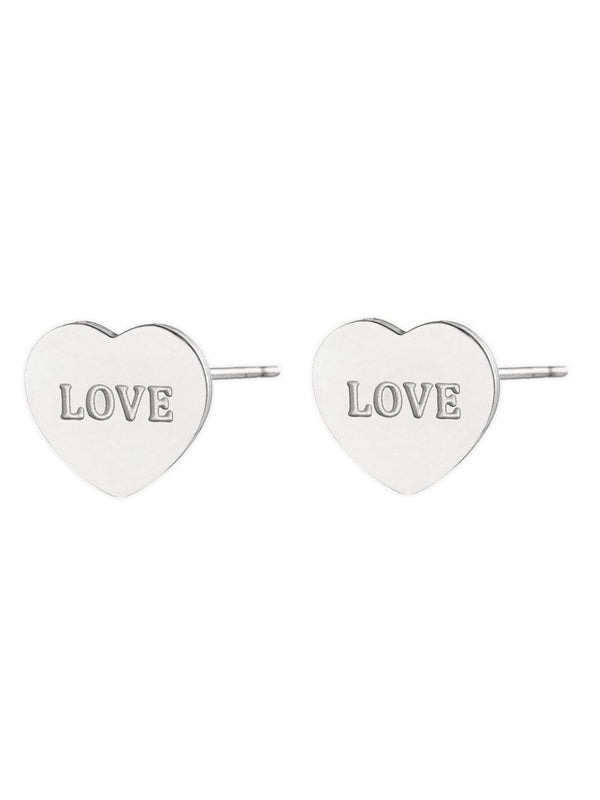 Edelstahlohrstecker in Herzform und Love Gravur – in großen Größen von CurvyRausch. Stylische Plus Size Fashion für kurvige Frauen.