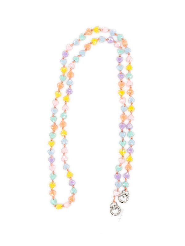 Handykette mit bunten Acryl Herzen – in großen Größen von CurvyRausch. Stylische Plus Size Fashion für kurvige Frauen.
