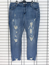 Jeans mit Cuts - CurvyRausch - Plus Size Damenmode