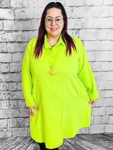 Kekoo Blusenkleid in lebhaftem Grün - CurvyRausch - Plus Size Damenmode