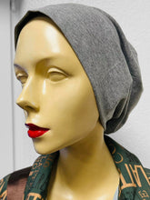 Limitierte Beanie - Mütze mit CurvyRausch Logo – Stil & Komfort - CurvyRausch - Plus Size Damenmode