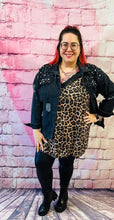 Stylische Jeansjacke mit Cuts und Perlen - CurvyRausch - Plus Size Damenmode